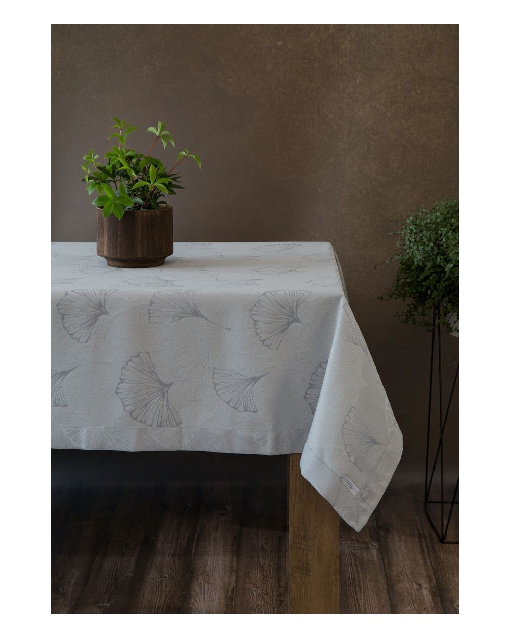 Obrus plamoodporny 140x240 Doris srebrny Eurofirany