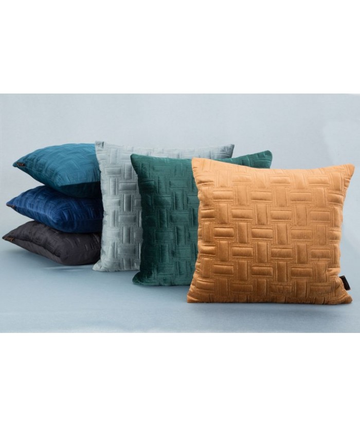 Poszewka velvet Ria 3 45x45 beżowa Eurofirany Poszewka velvet Ria 3 45x45 beżowa